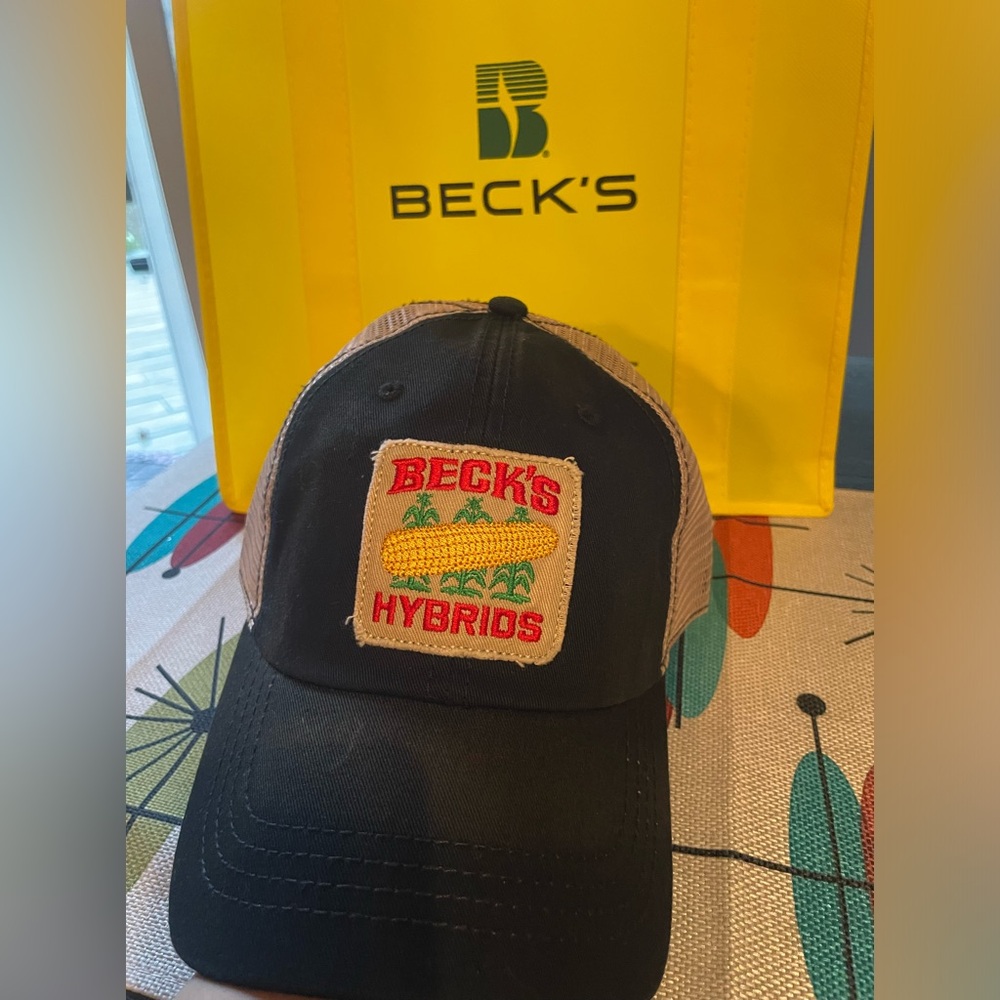 Beck's Seed Hook & Loop Back Hat